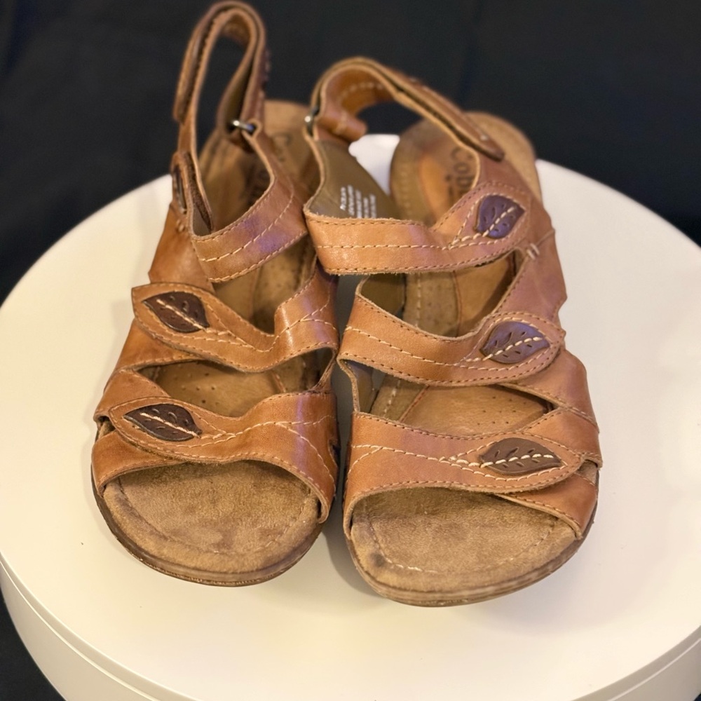 Cobb Hill Brown Leather Sandals Size 7